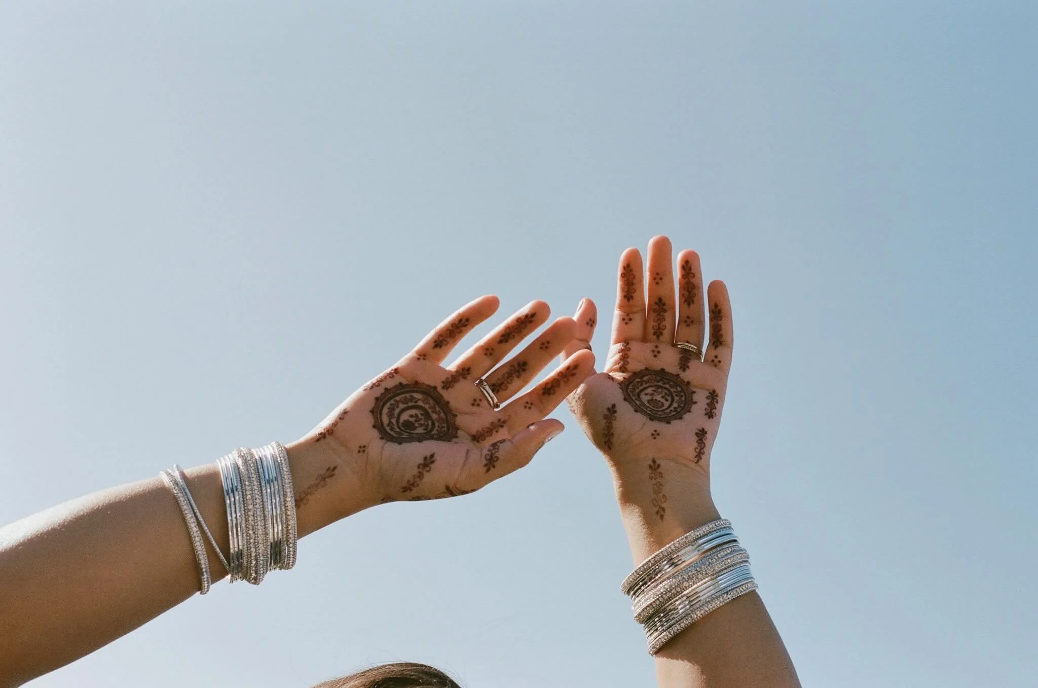 A mix of film and digital from Priyanka and Patrick&rsquo;s reception captured by @mylaliphotos and design by the best @amriandco &mdash; 

Planning and Design @amriandco 
Photography @mylaliphotos 
Venue @newcastle.events 
Florist @busara.flora 
Sta