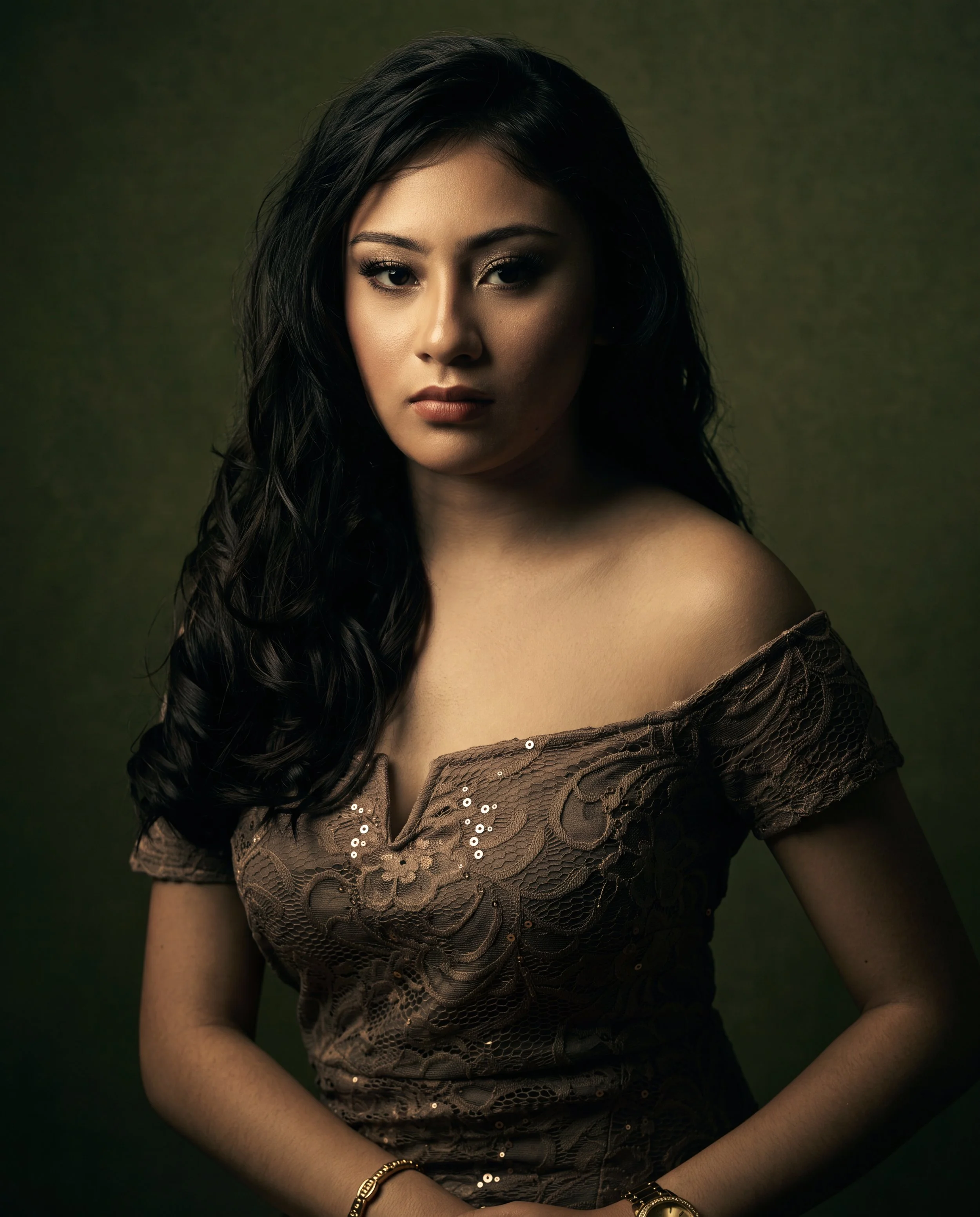 At Antwyone Washington Photography in Tacoma, we do it different: real-time guidance, a calm studio experience, and portraits/headshots that feel confident, clean, and professional—without you having to “already know how to pose.”