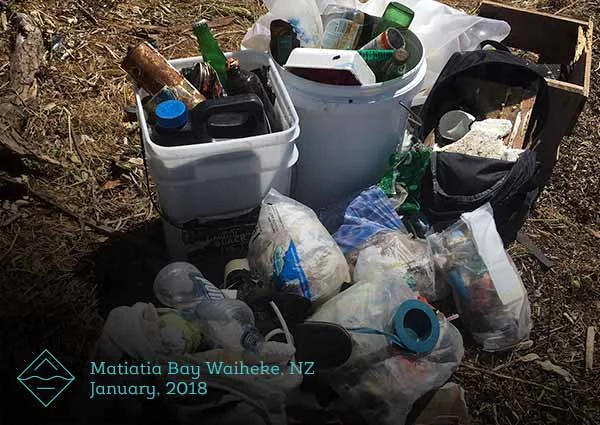 Future-Blue-–-Pick-up-trash-–-Landscape_Small.jpg