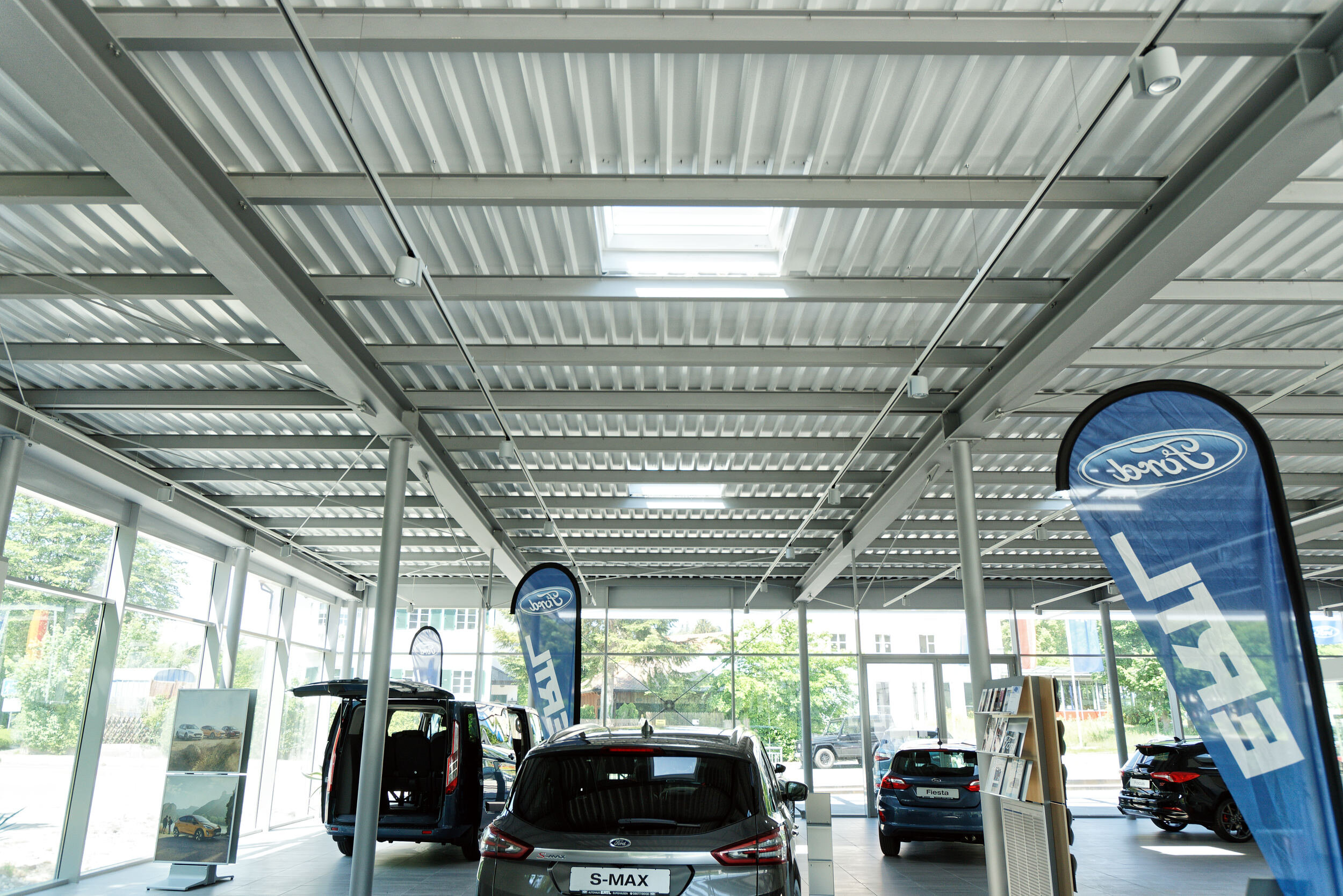 Malerei Aigner Showroom Ford Burghausen 71.jpg