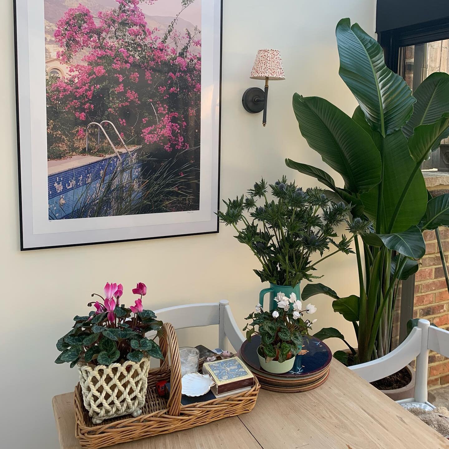 Beautiful corners 🍃 

#interiordesign #interiorstyling #plantsofinstagram #homesweethome