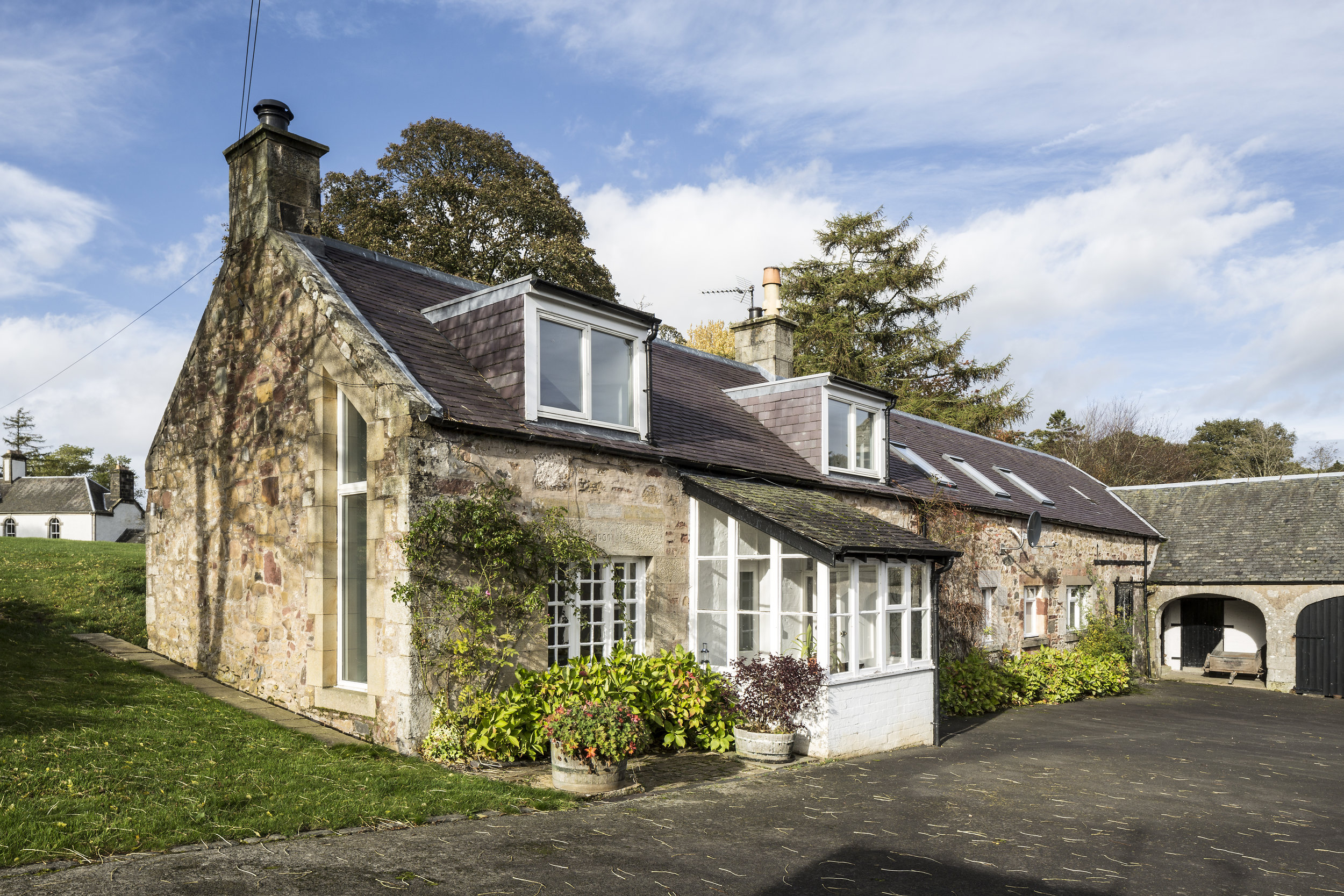 Scotstoun Farmhouse, West Linton