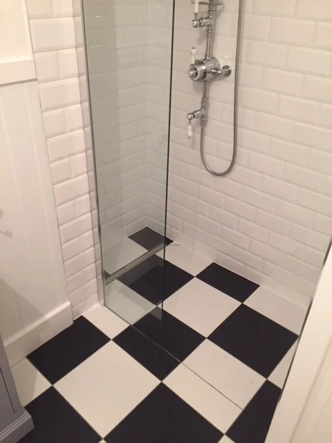 Traditional wet room.jpg