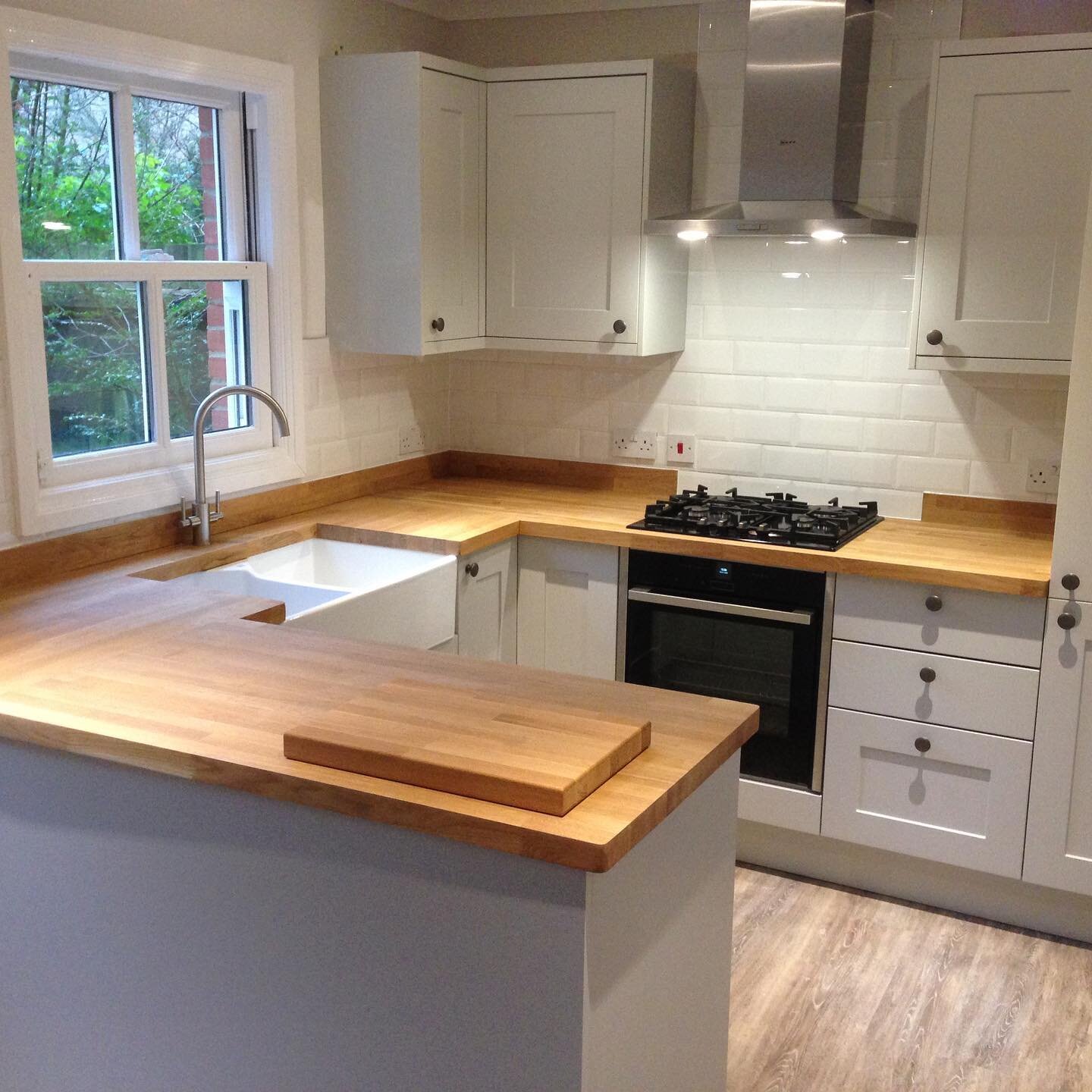 Loving this kitchen transformation, we changed the layout to allow for additional worktop space that the client wanted. New flooring laid throughout the downstairs.

#kitchendesign #kitcheninspo #cambridge #instakitchen #kitchengoals #kitcheninspirat