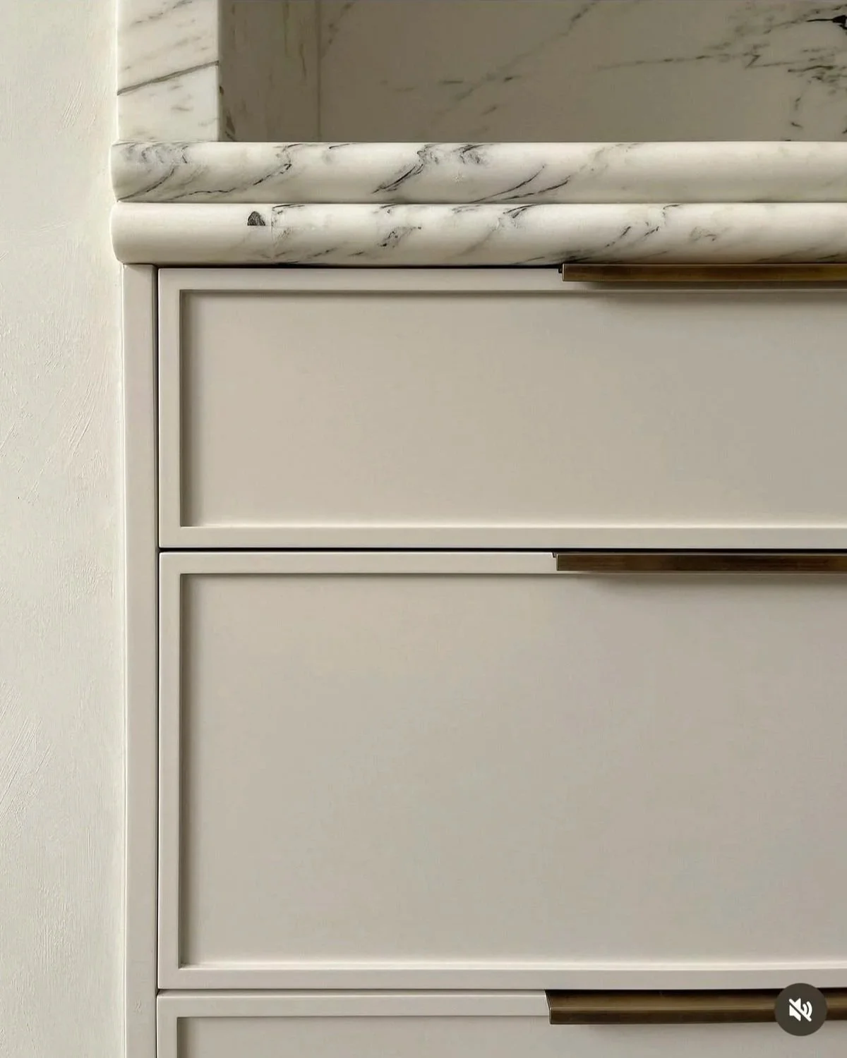 Neutral slim or micro shaker with double bevelled marble worktop