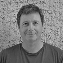 Piers Robinson University of Sheffield, UK Specialty Chief Editor Political Communication _ Piers Robinson is Chair in Politics, Society and Political Journalism (Senior Lecturer in International Politics, University of Manchester 2005-2011; Lecturer in Political Communication, University of Liverpool 1999-2005). He researches communication, media and world politics, focusing on conflict and war. His current research focuses on organised persuasive communication and contemporary propaganda. He is Co-Director of the Organisation for Propaganda Studies and Convenor of the Working Group on Syria, Propaganda and Media.