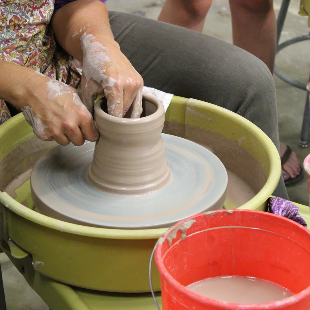 Throwing a cylinder on the wheel