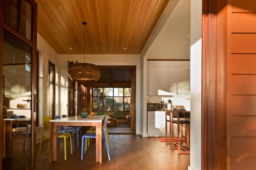 04 Kitchen and Porch.JPG