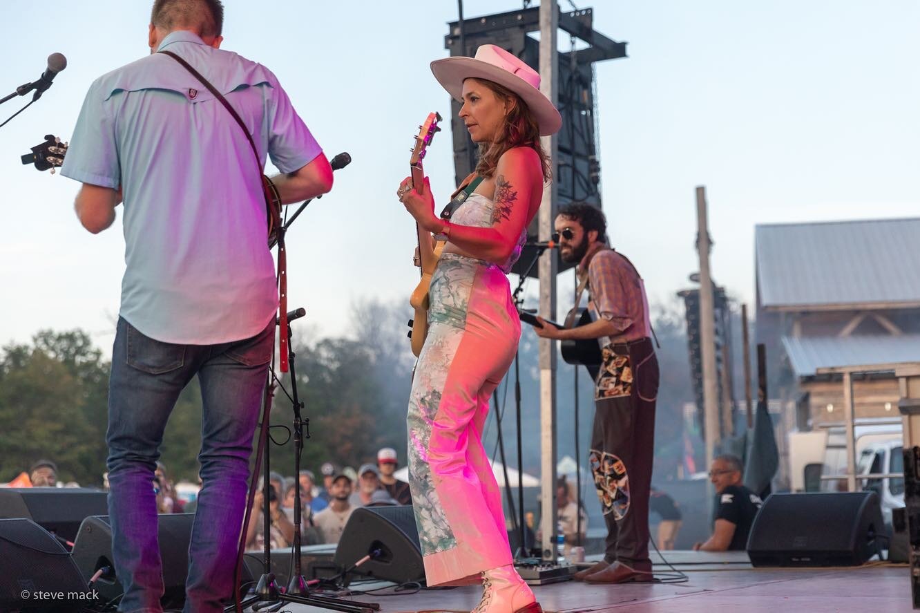 Tour Dates — Lindsay Lou