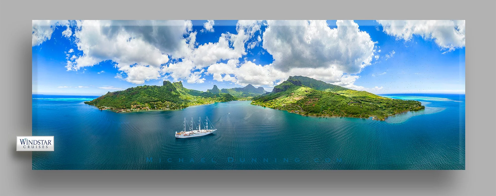  Windstar in Moorea, French Polynesia. 