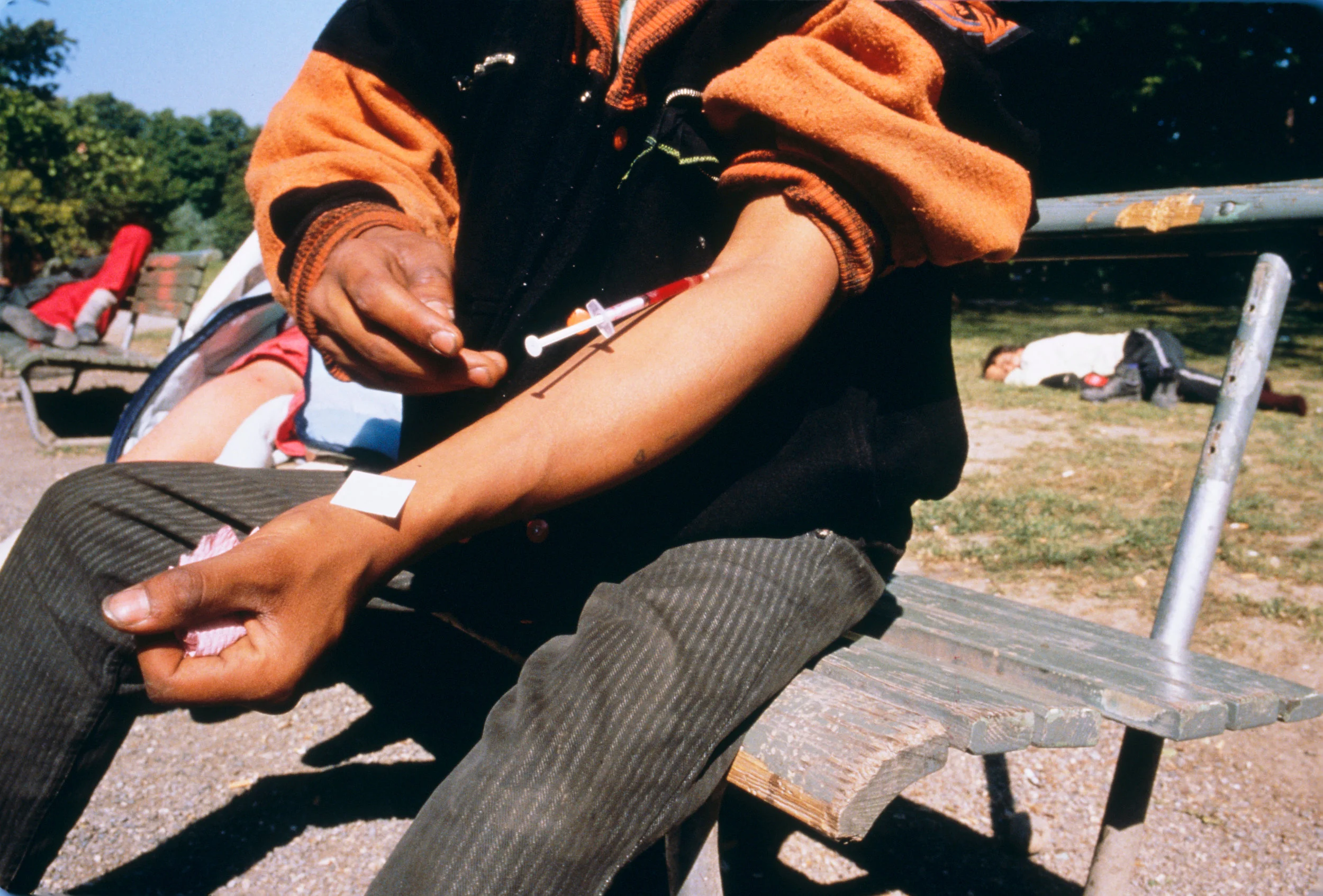 Platzpitz arm needle.jpg