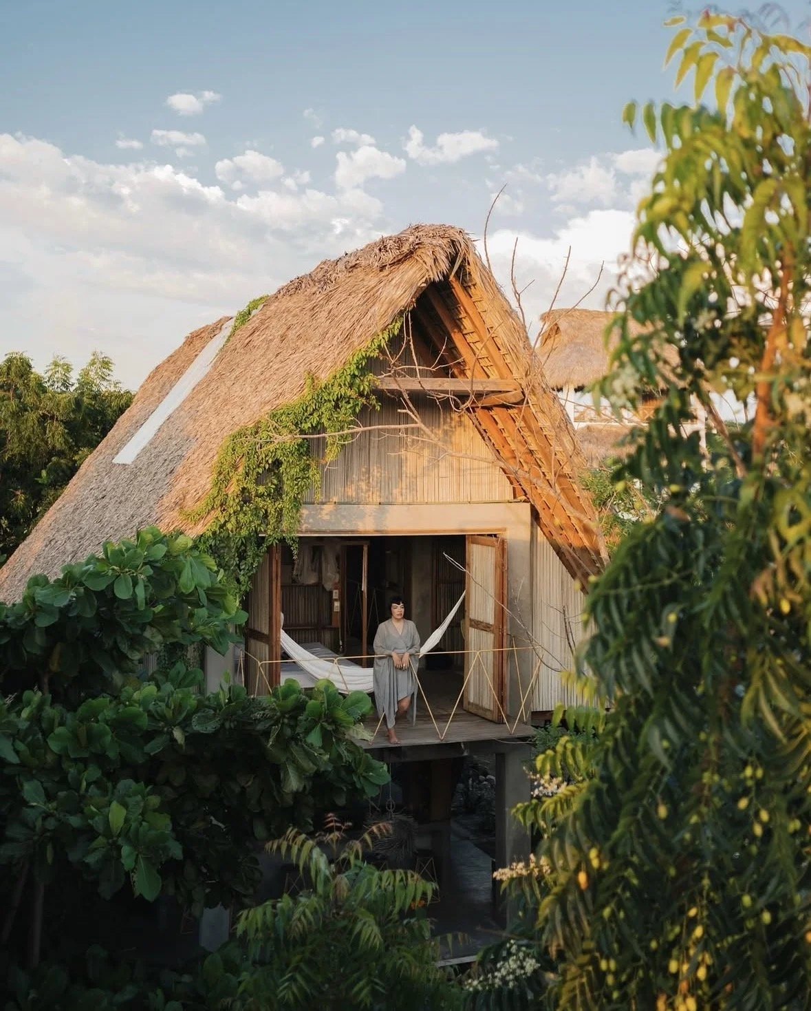 Dwell: An Artist Lets the Wind and Wildlife of Oaxaca Flow Through Her Radically Open Home