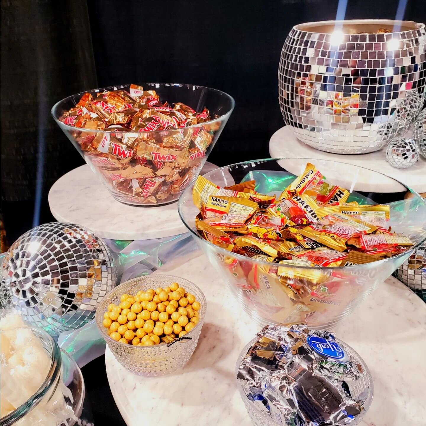Introducing sweet treat displays!
Just launched at the Wed Plan Madison Show last weekend, Sugarsmith will now be offering completely customizable candy and treat displays for weddings, showers, birthdays and more! Send us a message for more info!