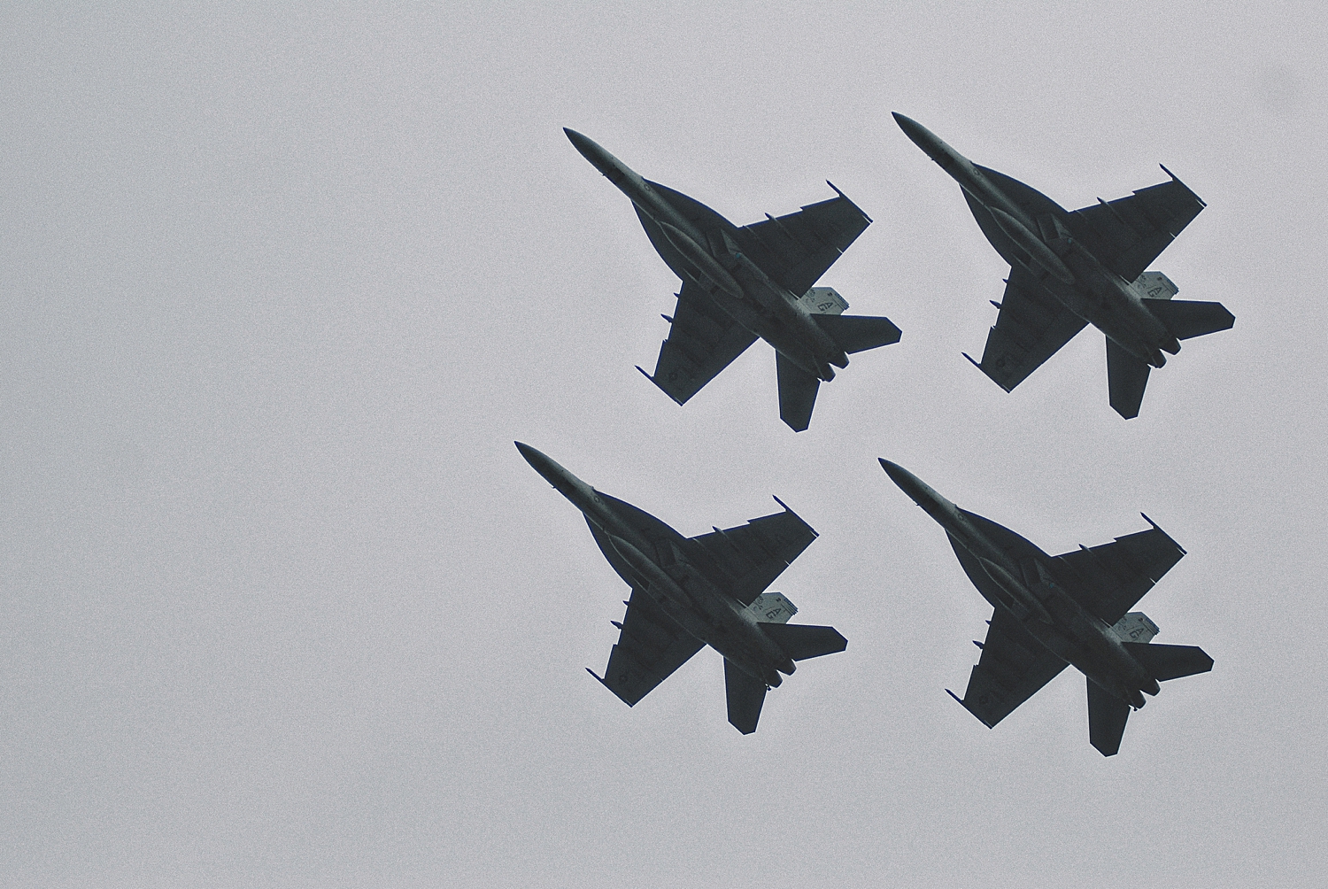 14-jets-flyover-stadium-during-army-navy-game.jpg