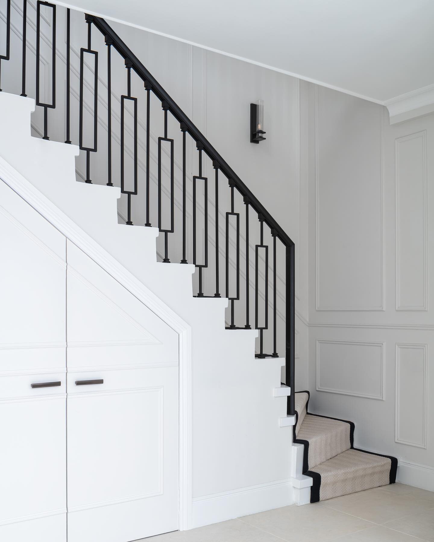 Staircase to heaven 🥰&hellip;well almost!! 
Our client wanted a bespoke staircase from the existing structure which was made out of stone. With lots of planning and some great carpentry, clever purchasing and a classic runner from @hartleytissier &h
