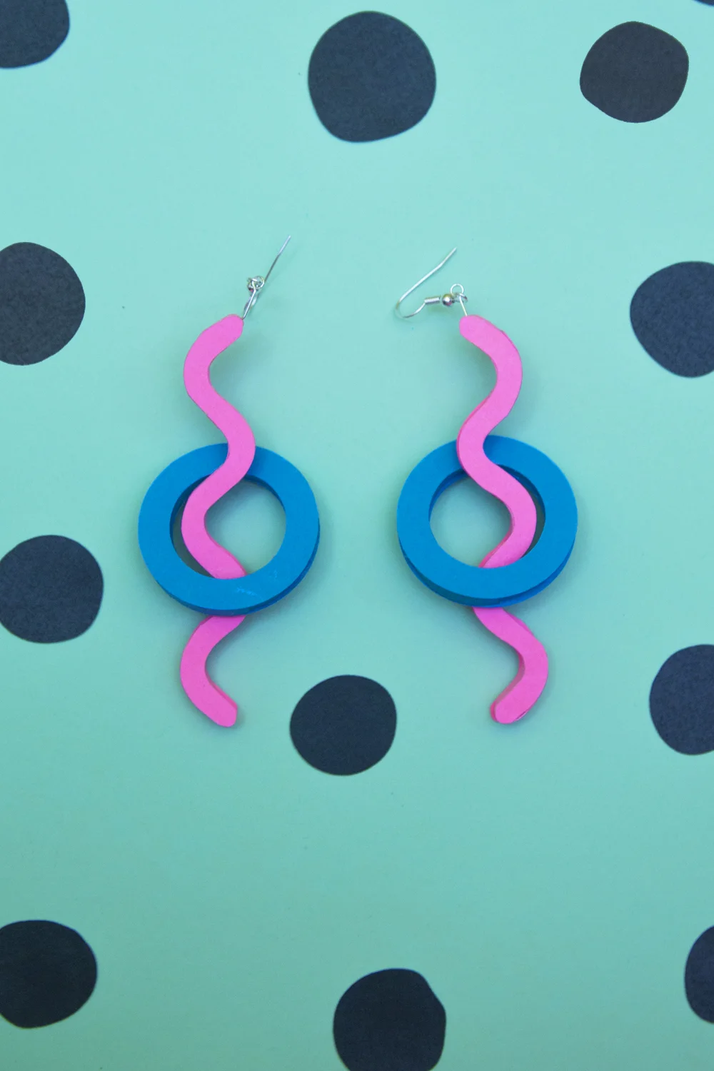Squiggle loop 1.jpg