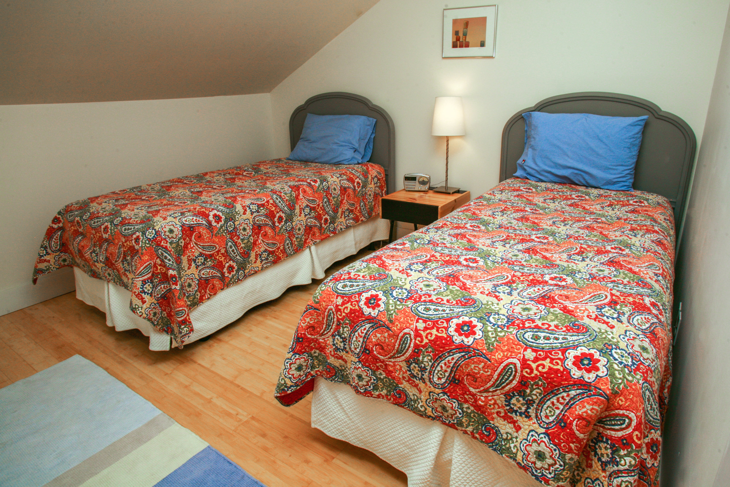 Comfortable Twin Bedroom