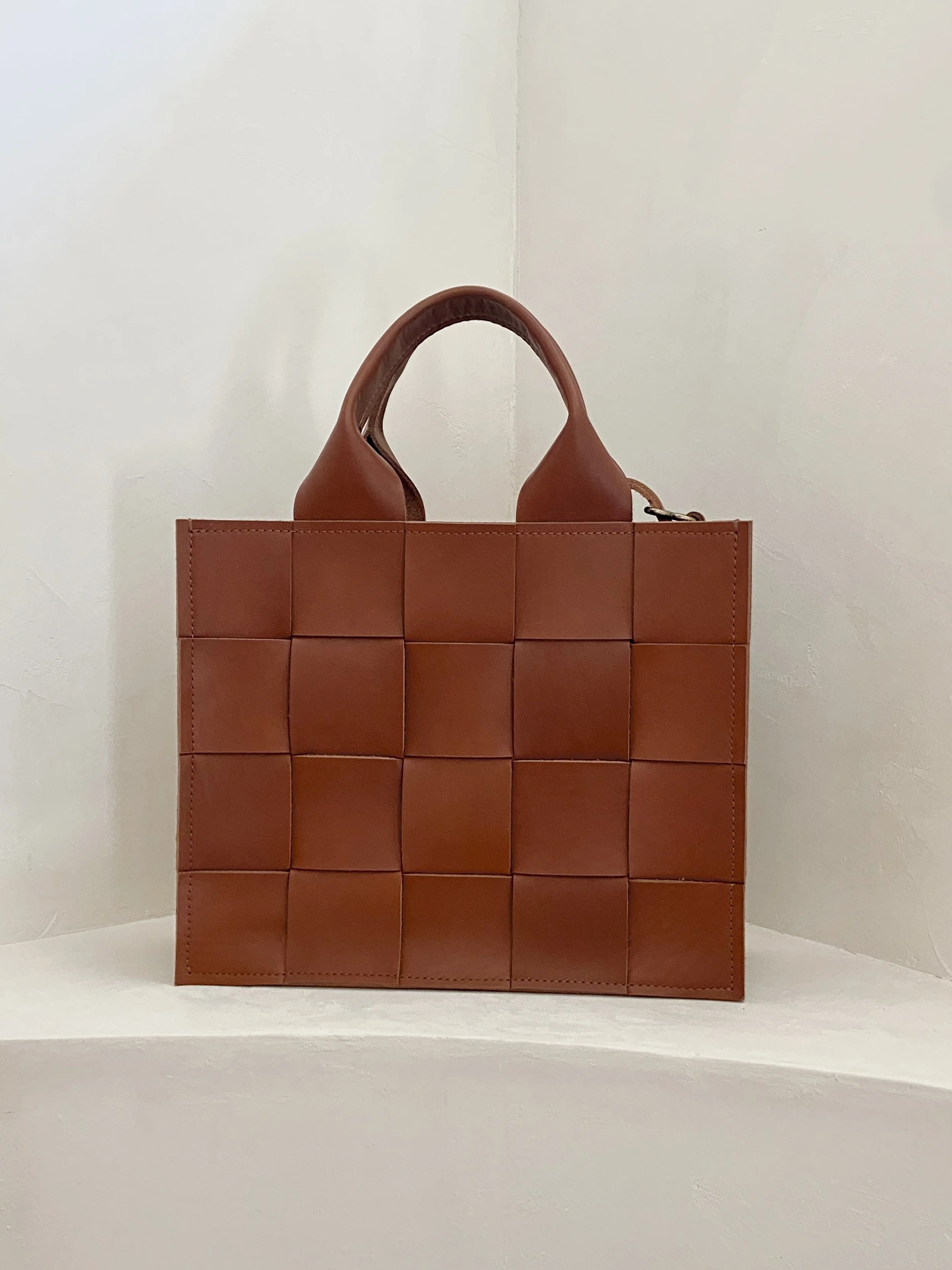 woven tote cognac.jpg