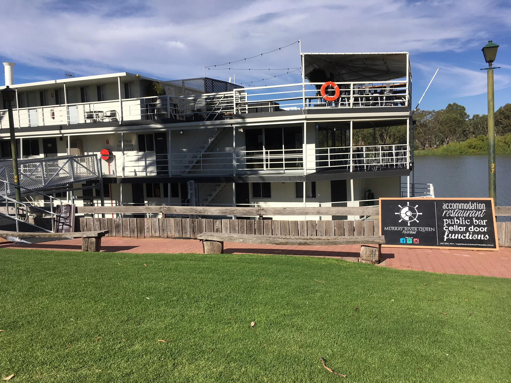 Murray Riverboat Queen.