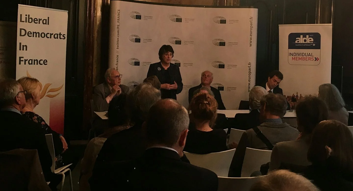 Catherine Bearder updates the Forum on "Brexit" To right of her (in photo) is our Chair, Paul Fisher. Far right is Tom Brake MP. To the left is Yves Robert, National Coordinator of the Individual members of ALDE