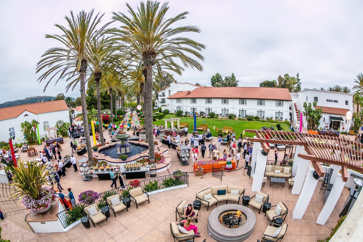 This fiesta at @omnilacosta was definitely one for the books!📚 A beautiful resort mixed with bright colors and delicious food is the perfect recipe for an event we will remember for a long time!
*
*
*
*
*
#omnilacostaresort #sandiego #sandiegoeventp