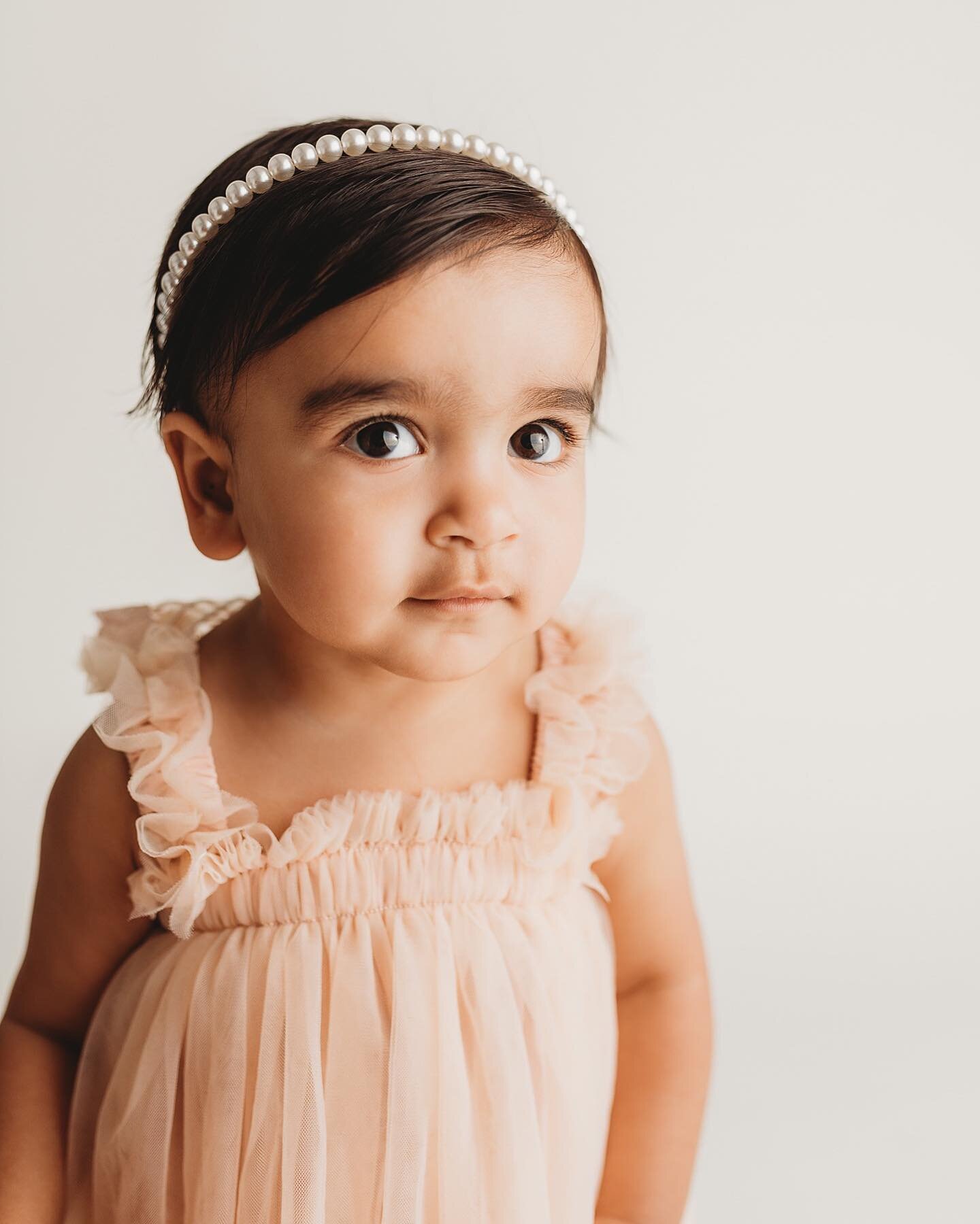 I can&rsquo;t believe this sweet girl is already ONE!! Such a fun shoot! She wouldn&rsquo;t allow for not even one prop, but that&rsquo;s ok&hellip; she stole the show all on her own!