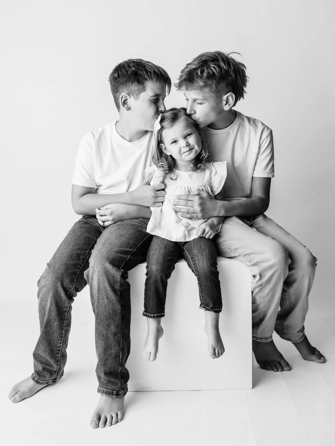 Time to start thinking about those special people on your Christmas list &hellip; 
Still looking perfect gift? Photos never go out of style&hellip;.Give the gift of memories! 📸🤎
Crystal Barbee Photography gift cards available now!