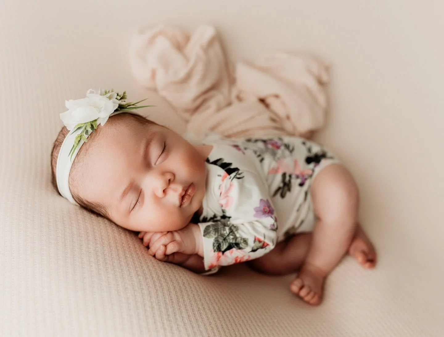 Timeless. Pure. Perfectly new. 💞

Reserve your 2026 spring/ summer newborn session today!