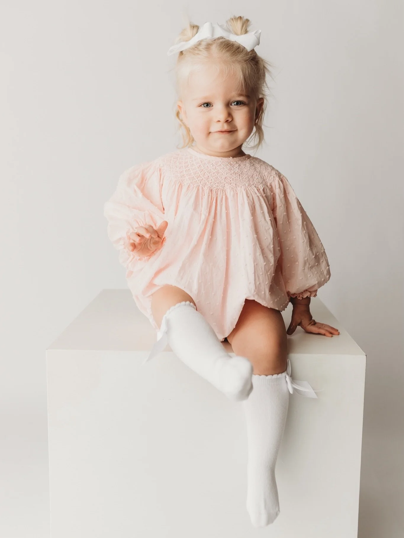 The sweetest milestone session with this little princess 💕