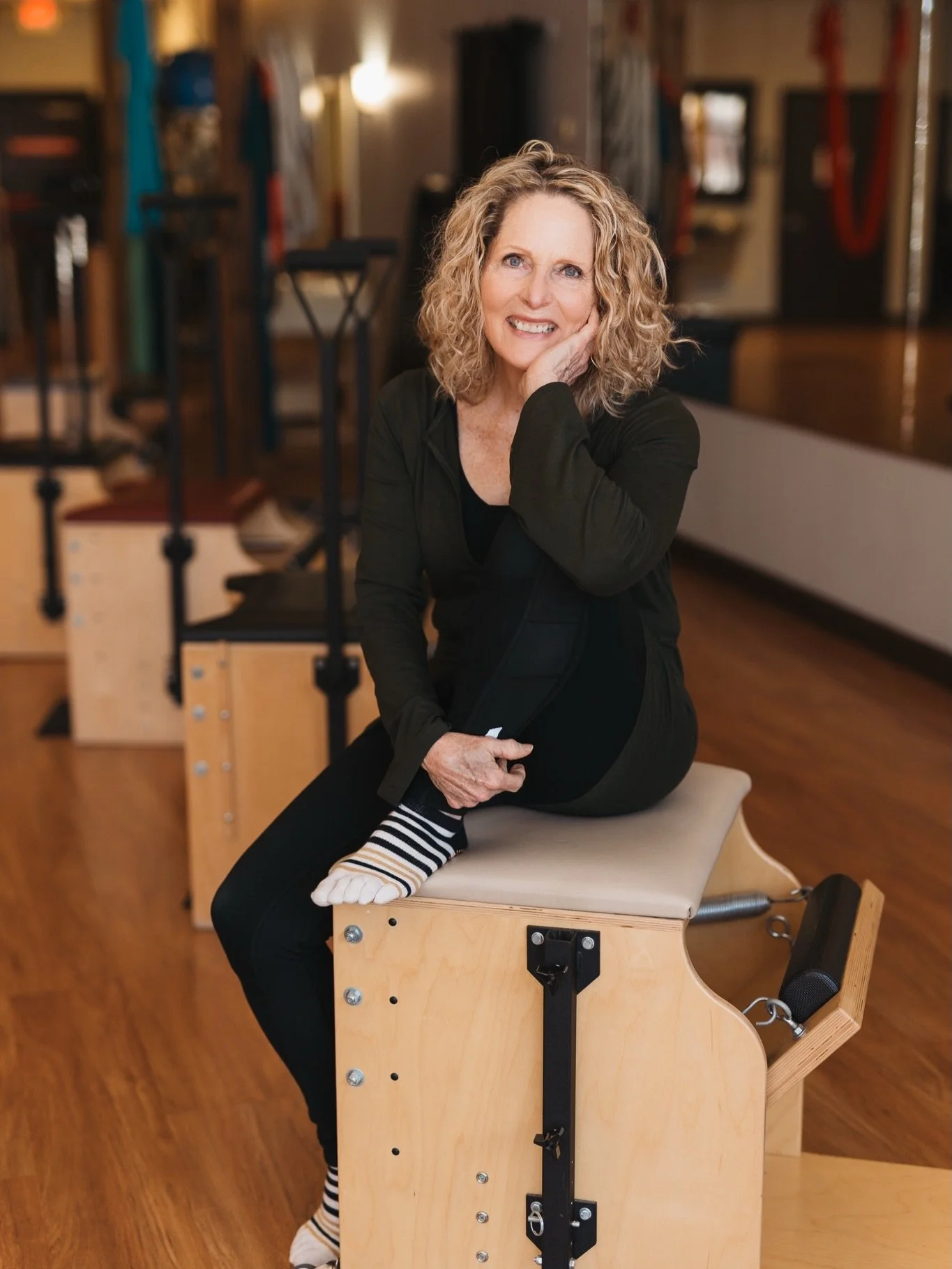 Headshots&hellip;
but make them relaxed and real.

Lifestyle headshots are done right in your work environment, capturing you in your element and showing the personality behind your brand. Perfect for an easy, natural update to your website and socia