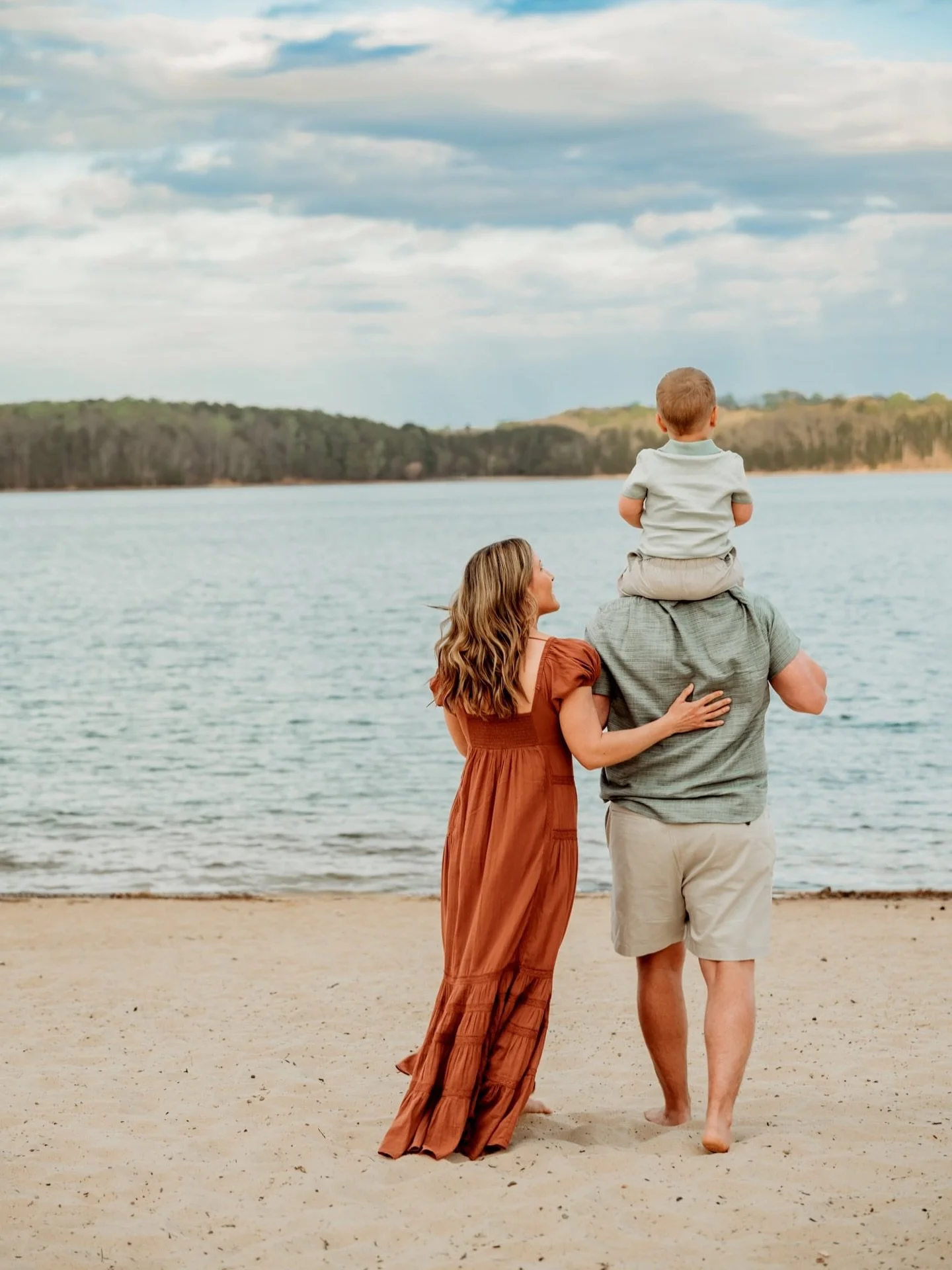 Lake mini galleries have been delivered! These sessions in the sand are so fun! I&rsquo;m going to offer another day due to multiple request. Comment &ldquo;LAKE&rdquo; below to receive a message when they go live for bookings !