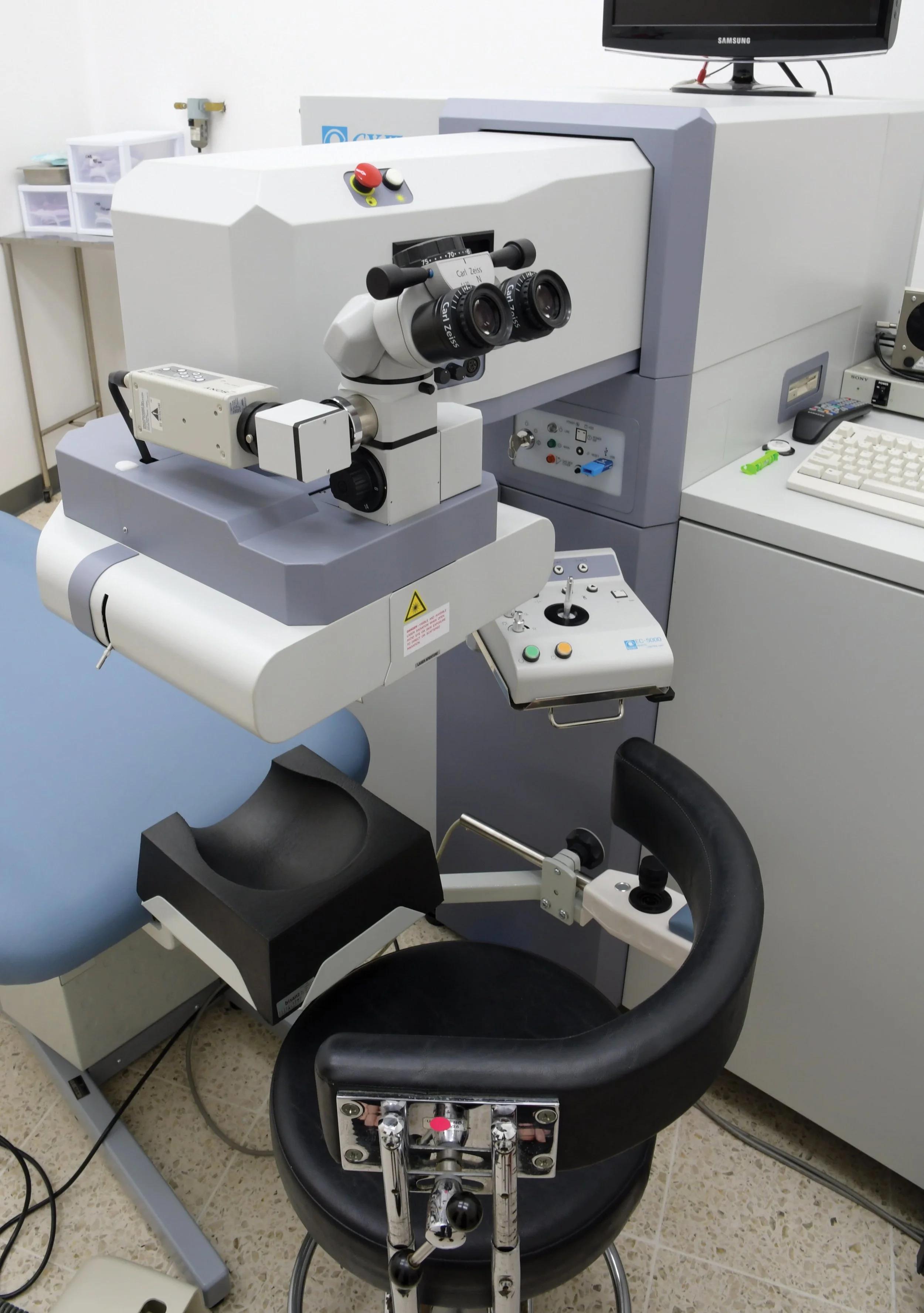Lasik1-min.jpg