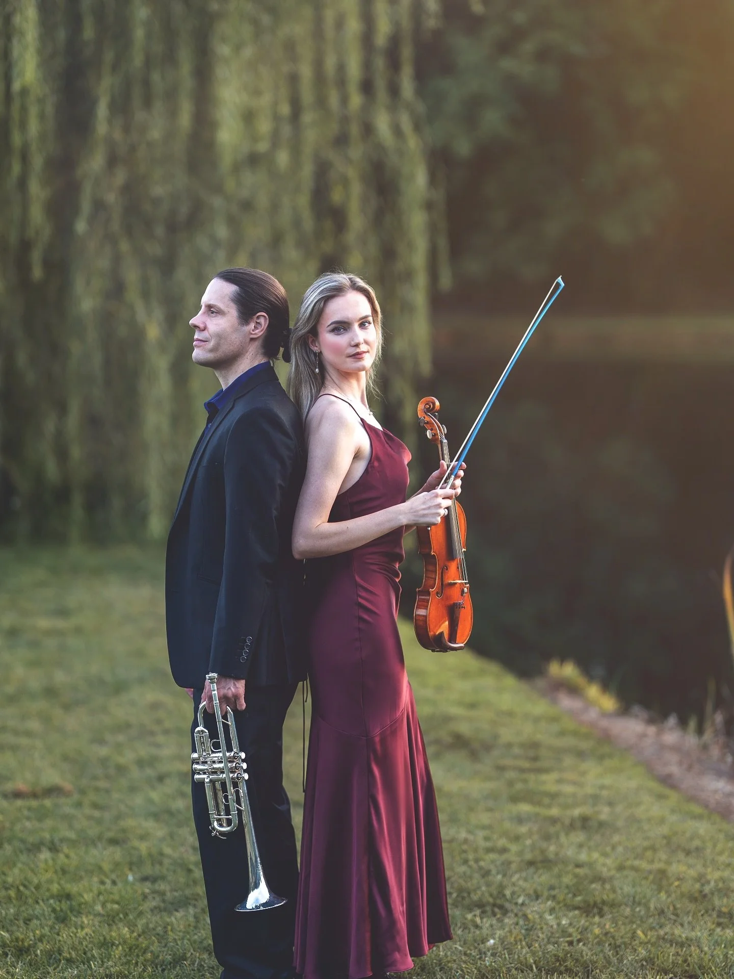 ✨Love this duo photo from last weekend&rsquo;s shoot with @stevensonlorettacreative 🩶
Our new music video of Brave Wolfe arranged by @markoconnorofficial drops tomorrow! 🎻🎺