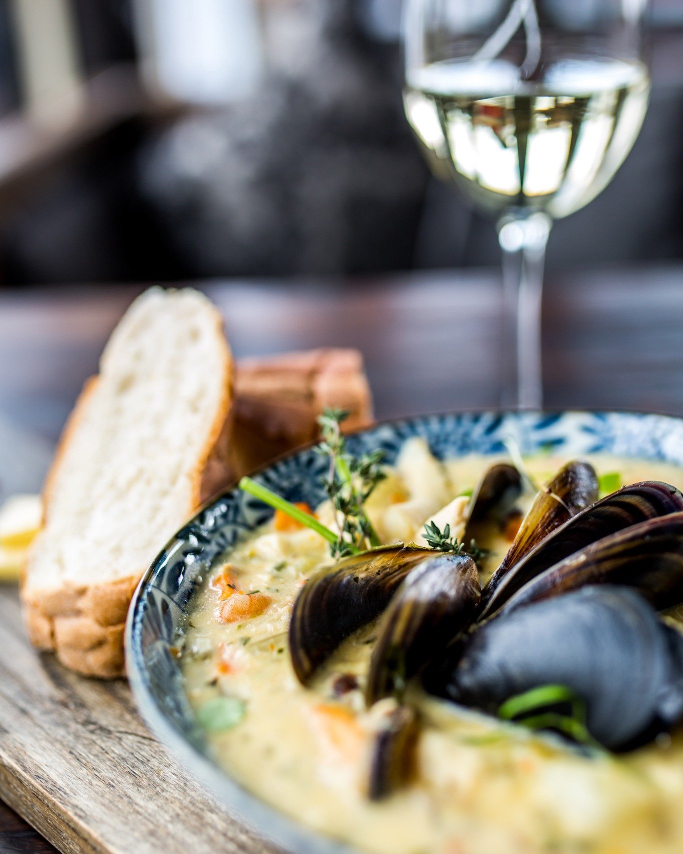 As Autumn sets in and the chill starts to linger, nothing beats the warmth and coziness of a hearty bowl of Seafood Chowder. 🔥

Join us for a delicious evening filled with the savory goodness of fresh seafood, creamy broth, and flavorful spices. 😋
