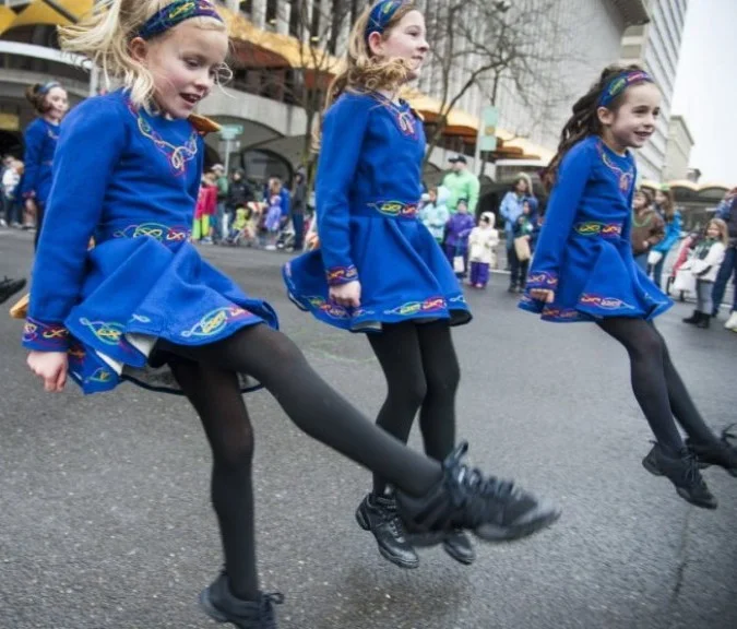 dancers_Gi4iFJz.jpg