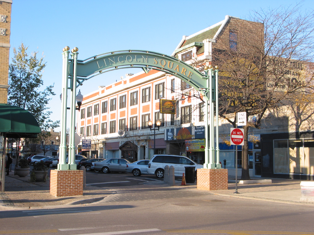 Photo Courtesy of Lincoln Square Ravenswood Chamber of Commerce