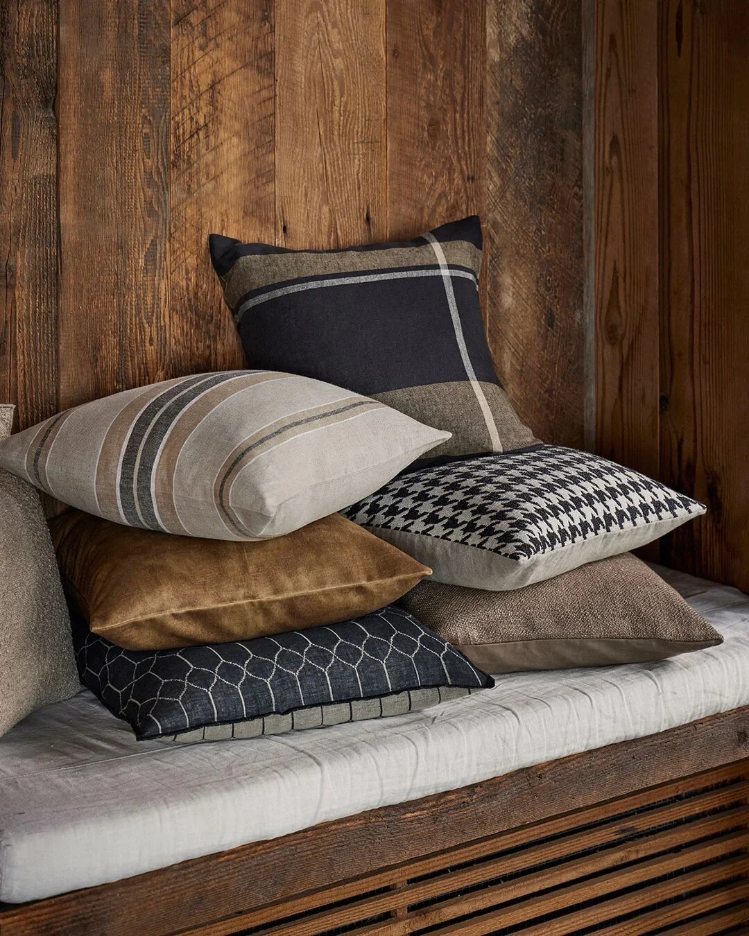 6695BD5D-643C-4FF9-BE4C-2435E8B47C38