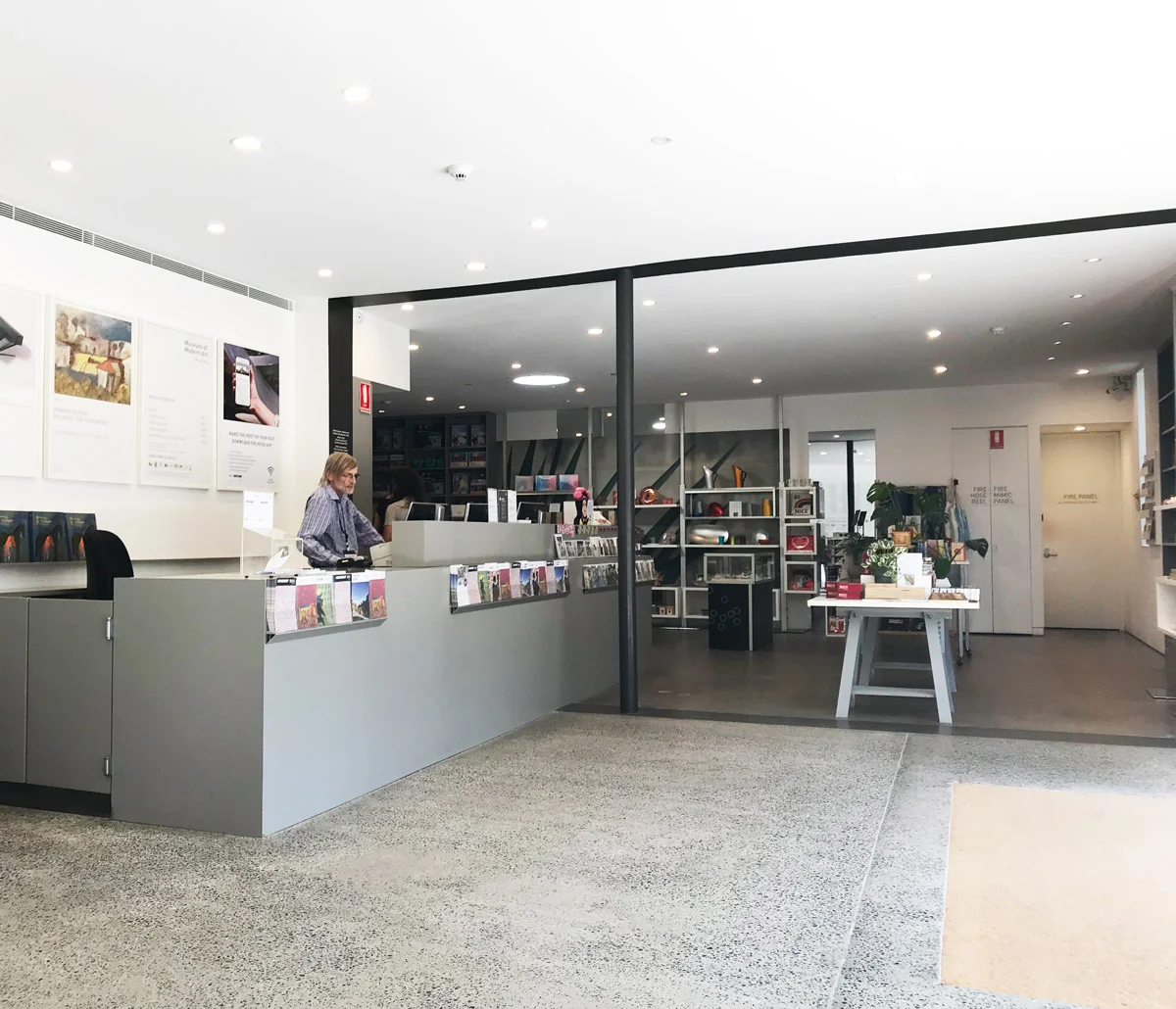 foyer.jpg