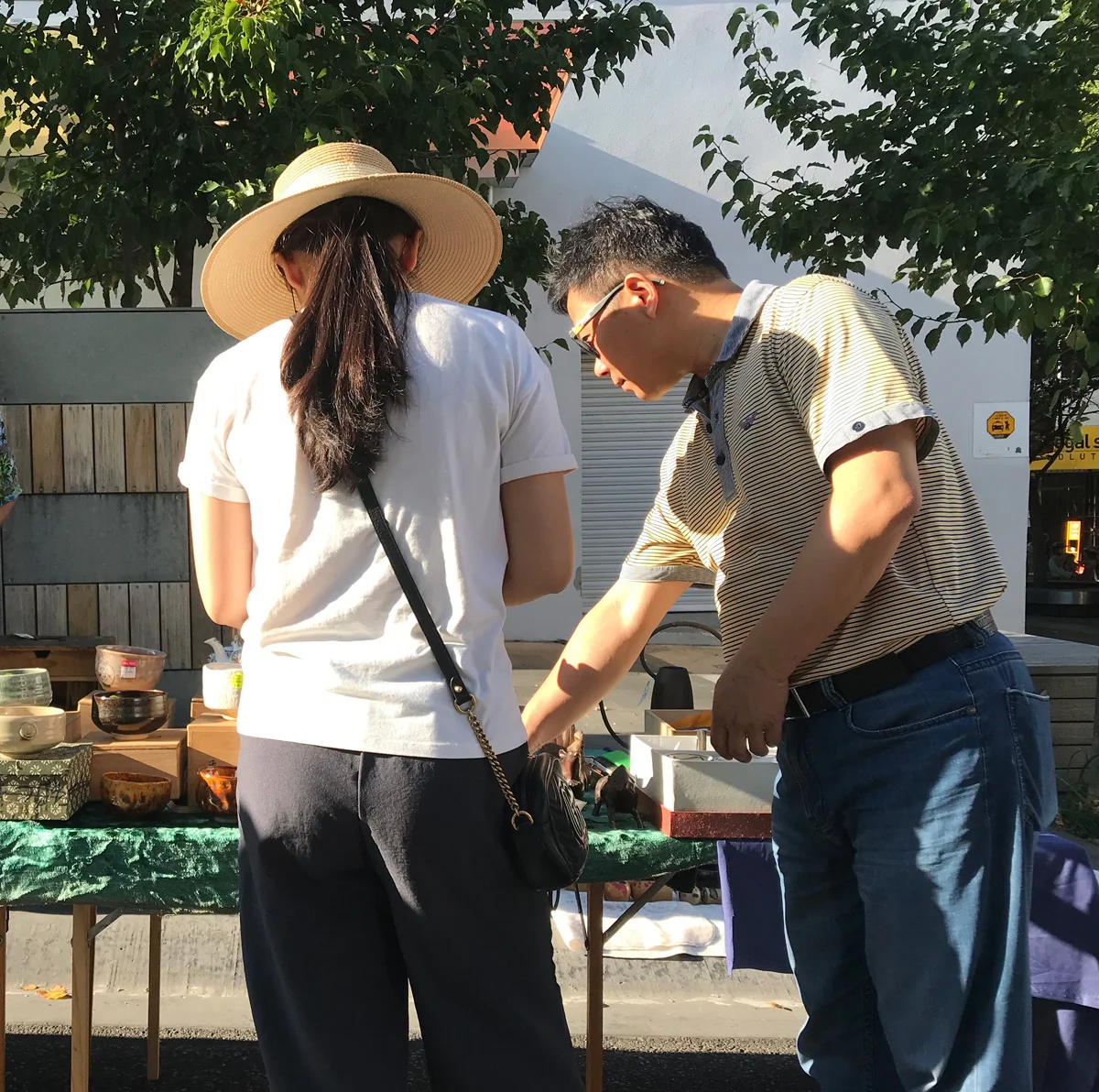 Camberwell-Market-browsing.jpg