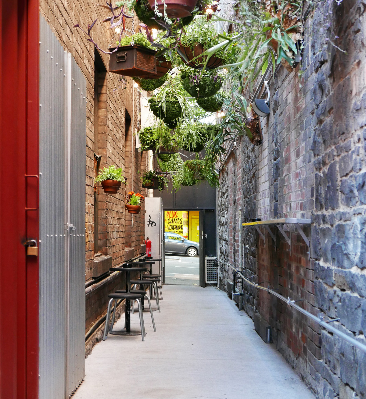Whitehart-exit-to-Lonsdale.jpg