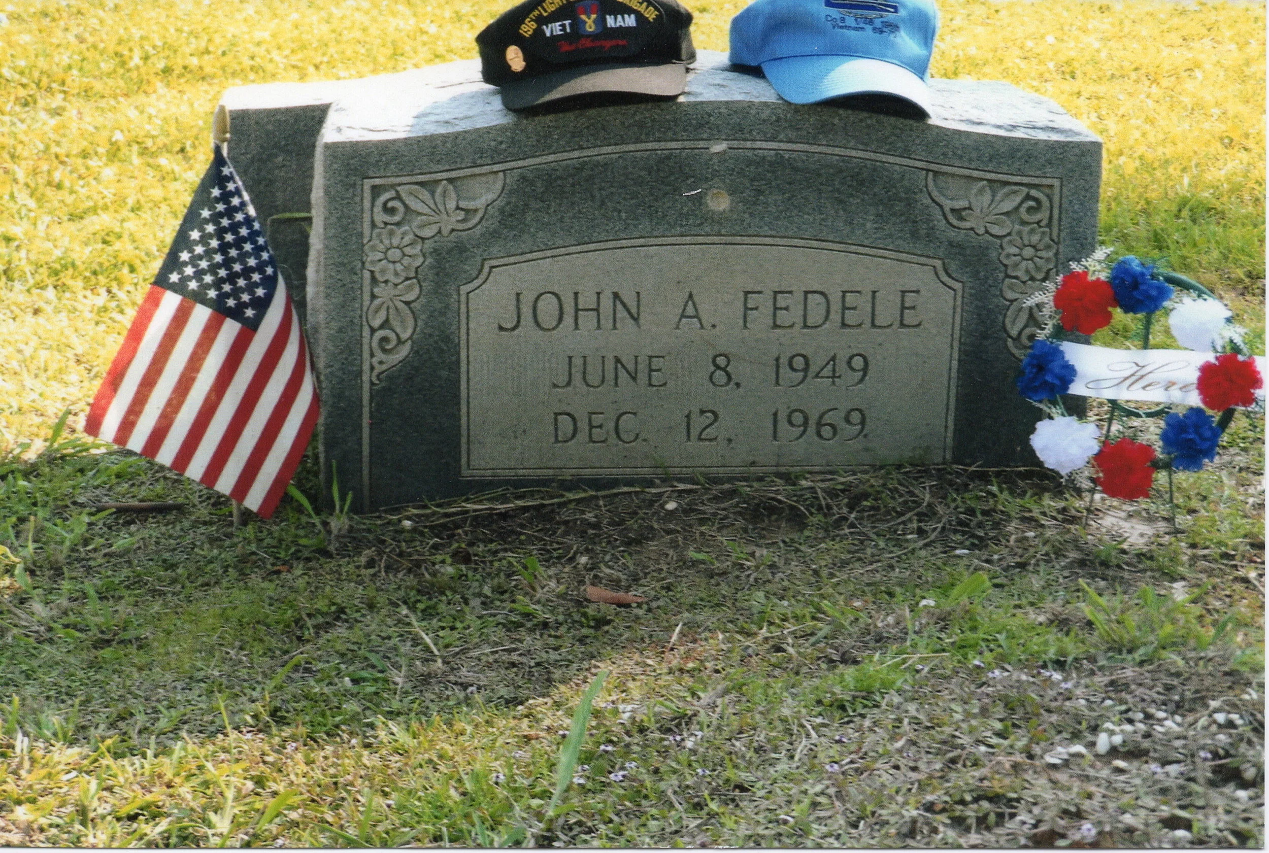 Johnny Fedele Grave .JPG