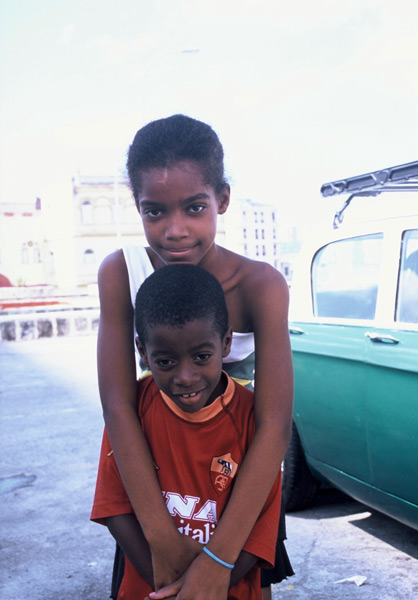F1020011-PJM-GOON-CUBA-BRO-AND-SIS-CAR.jpg
