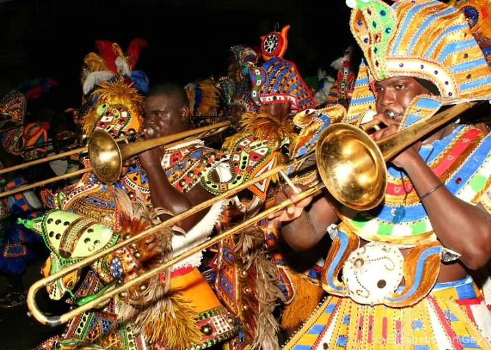 0801021441061dec07junkanoo1323-web.jpg