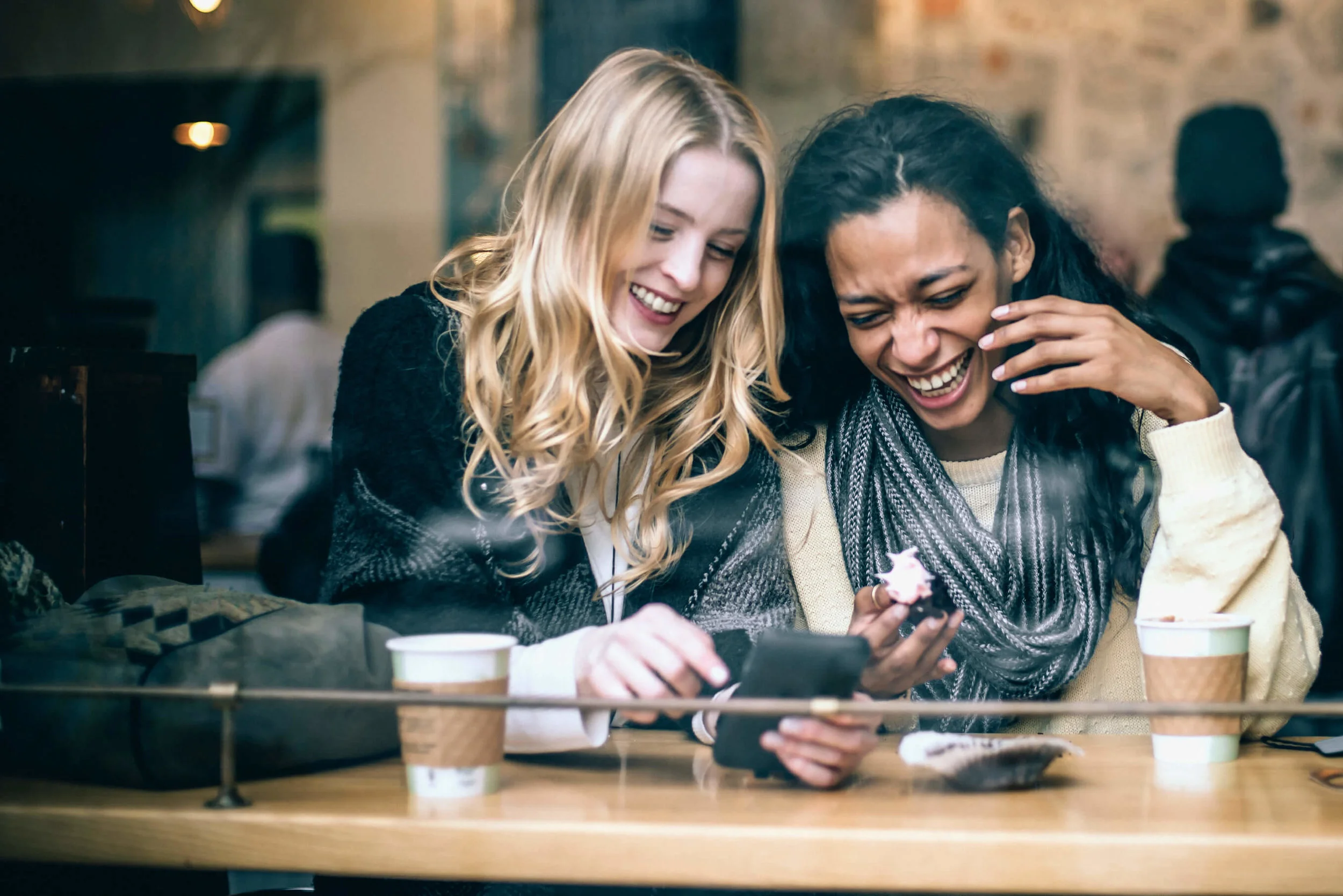 Fun-in-the-coffee-shop-000078646337_Large.jpg