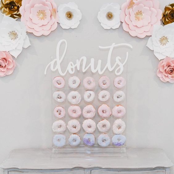 acrylic donut stand.jpg