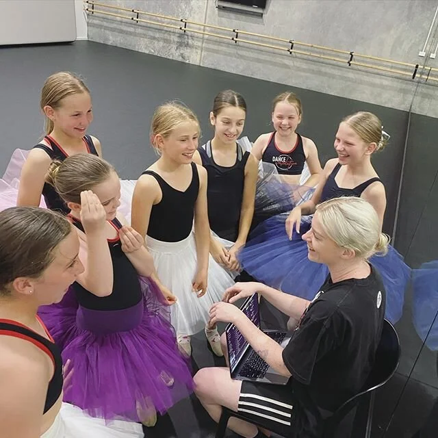 After 4hrs of dance training tonight, these beautiful girls are still full of smiles and enthusiasm. Loving the new ballet routine @skylardelphinus 💕#balletcompetitionteam #passionatedancers