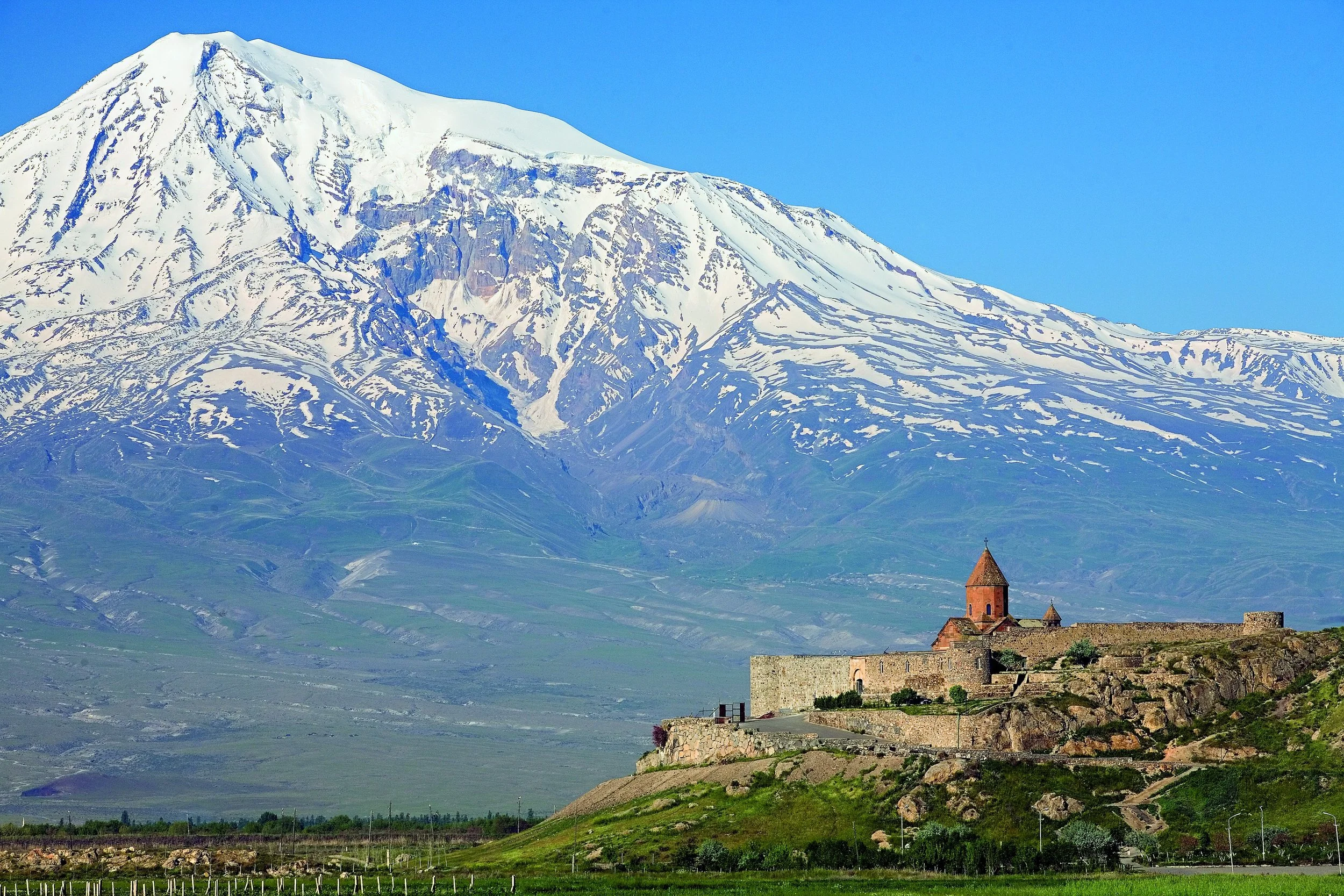 Ararat Khor_Virap_Monastery.jpg
