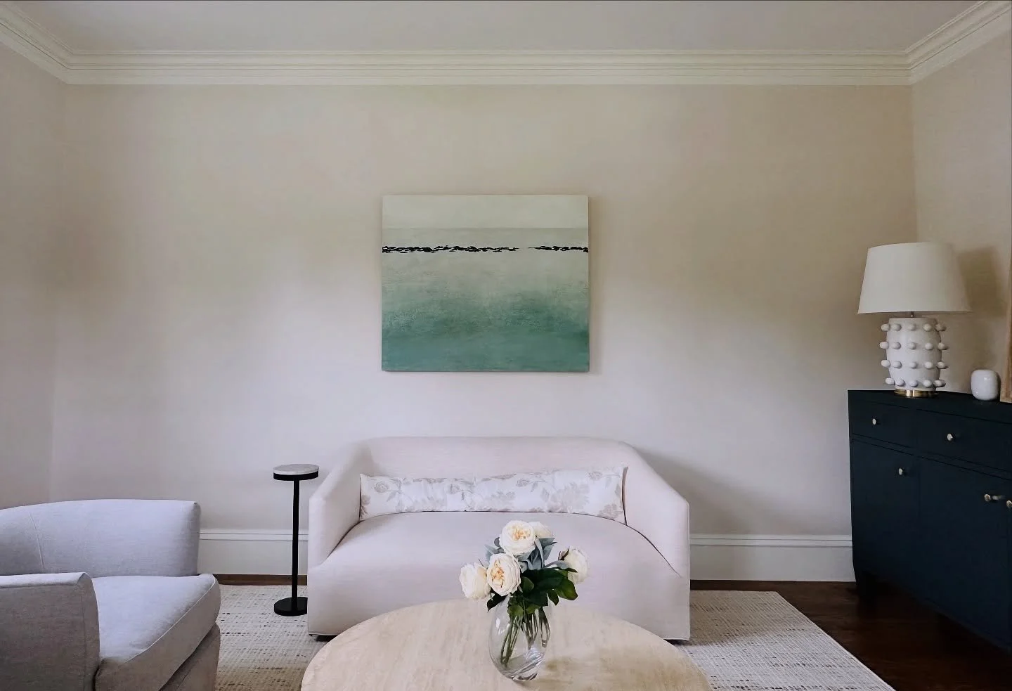 It&rsquo;s always great when an interior designer finds the perfect home for one of my pieces.
Thank you so much Liz!! 🩵

#inthewild
#onthewall
#installedart
#artinstall
#insitu
#artanddesign
#designandart