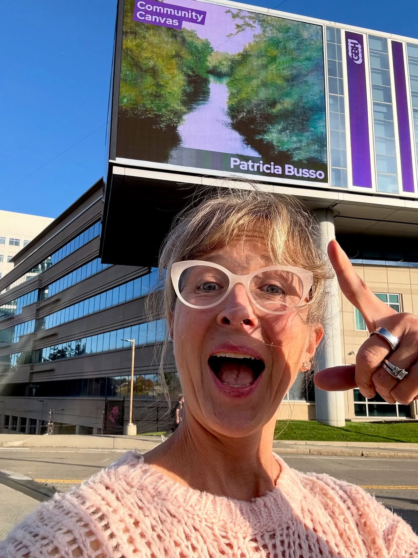 I can&rsquo;t tell you what a thrill it was to be driving down the Mass Turnpike and seeing my painting and name on the iconic WGBH billboard! 
I wanted to drive back-and-forth 10 times, but the traffic was brutal 😂
Thank you so much #WGBH for suppo