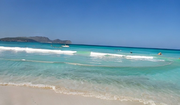 Playa platja de Muro beach Bahia de Alcudia bay natural white sand clear water.jpg